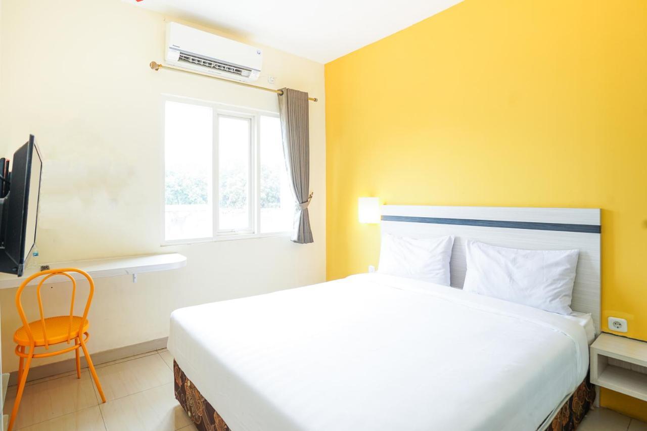 Pratisarawirya Guesthouse By Ecommerceloka スラバヤ エクステリア 写真