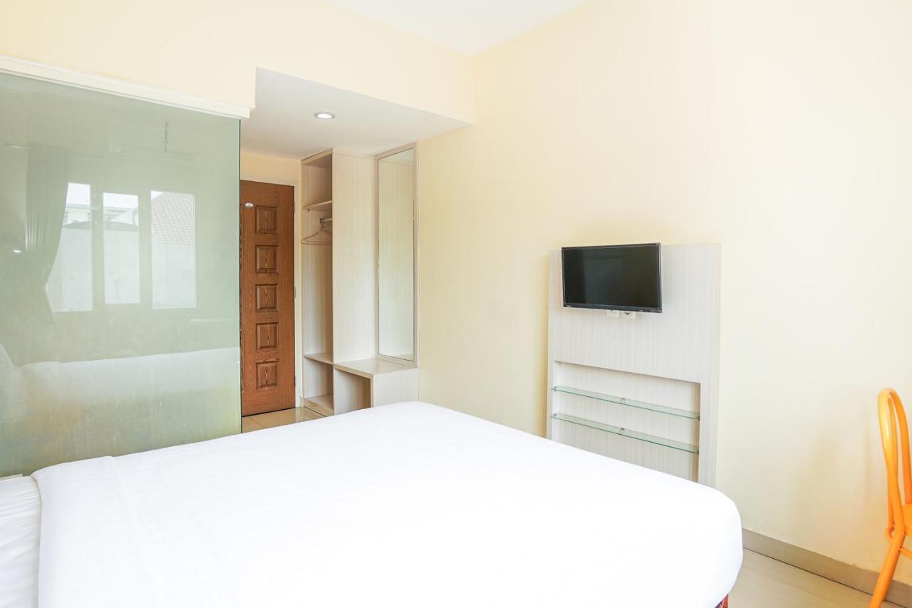 Pratisarawirya Guesthouse By Ecommerceloka スラバヤ エクステリア 写真