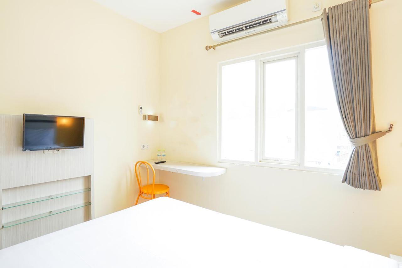 Pratisarawirya Guesthouse By Ecommerceloka スラバヤ エクステリア 写真