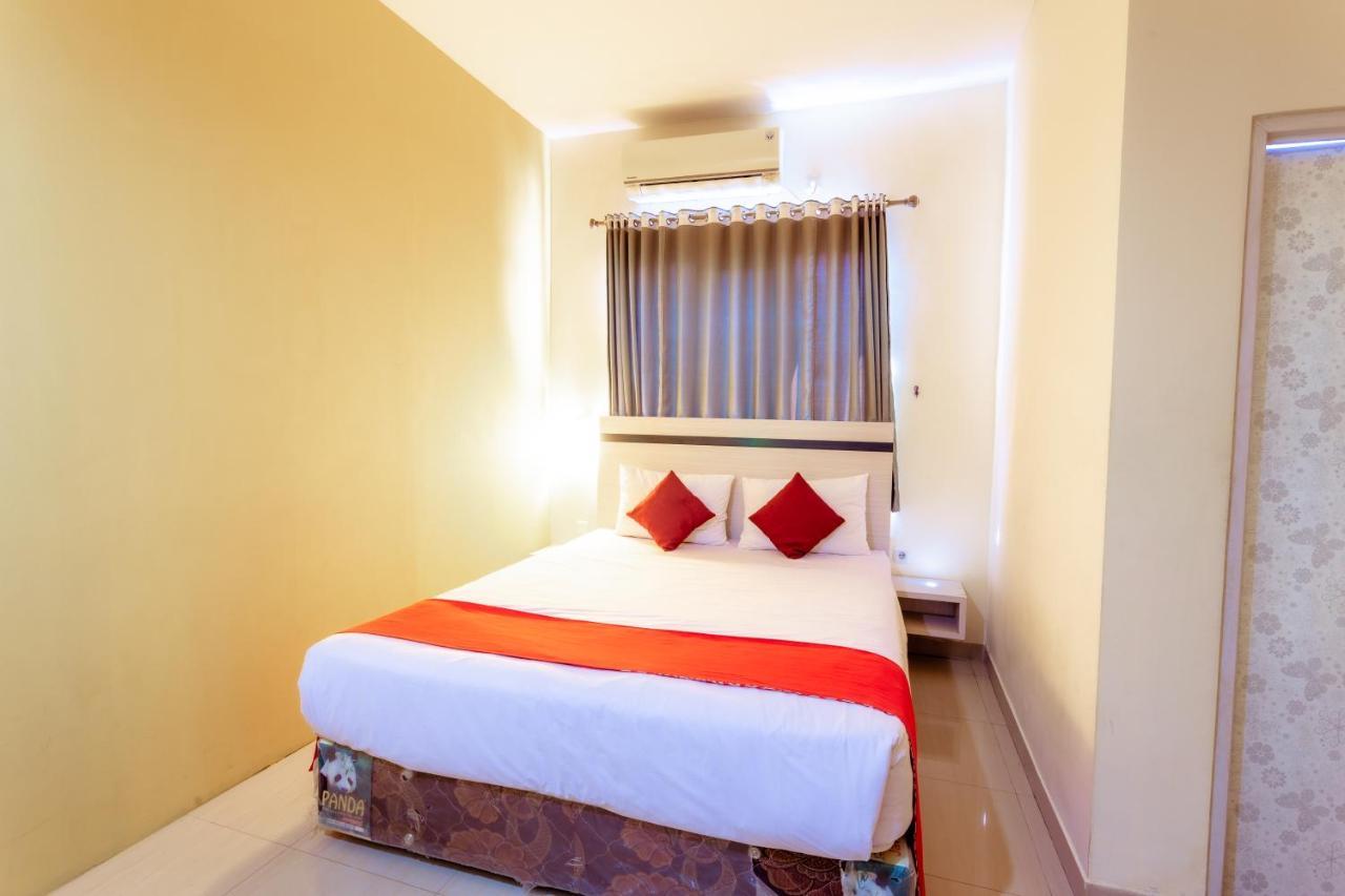 Pratisarawirya Guesthouse By Ecommerceloka スラバヤ エクステリア 写真