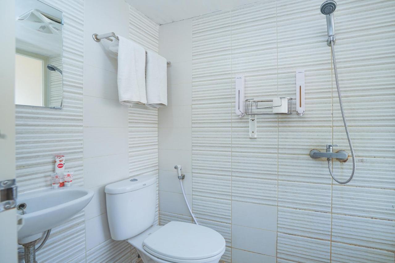 Pratisarawirya Guesthouse By Ecommerceloka スラバヤ エクステリア 写真