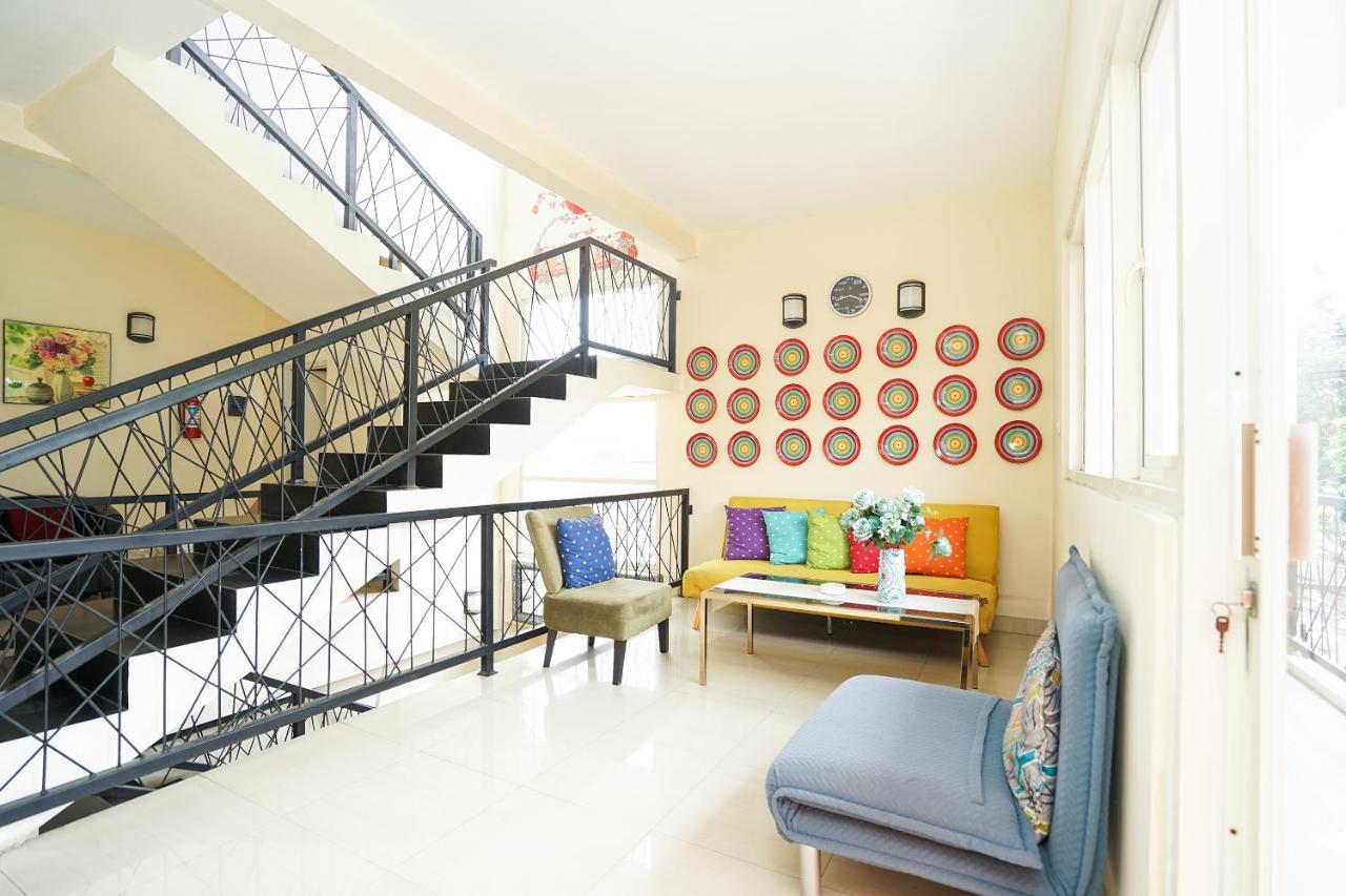 Pratisarawirya Guesthouse By Ecommerceloka スラバヤ エクステリア 写真